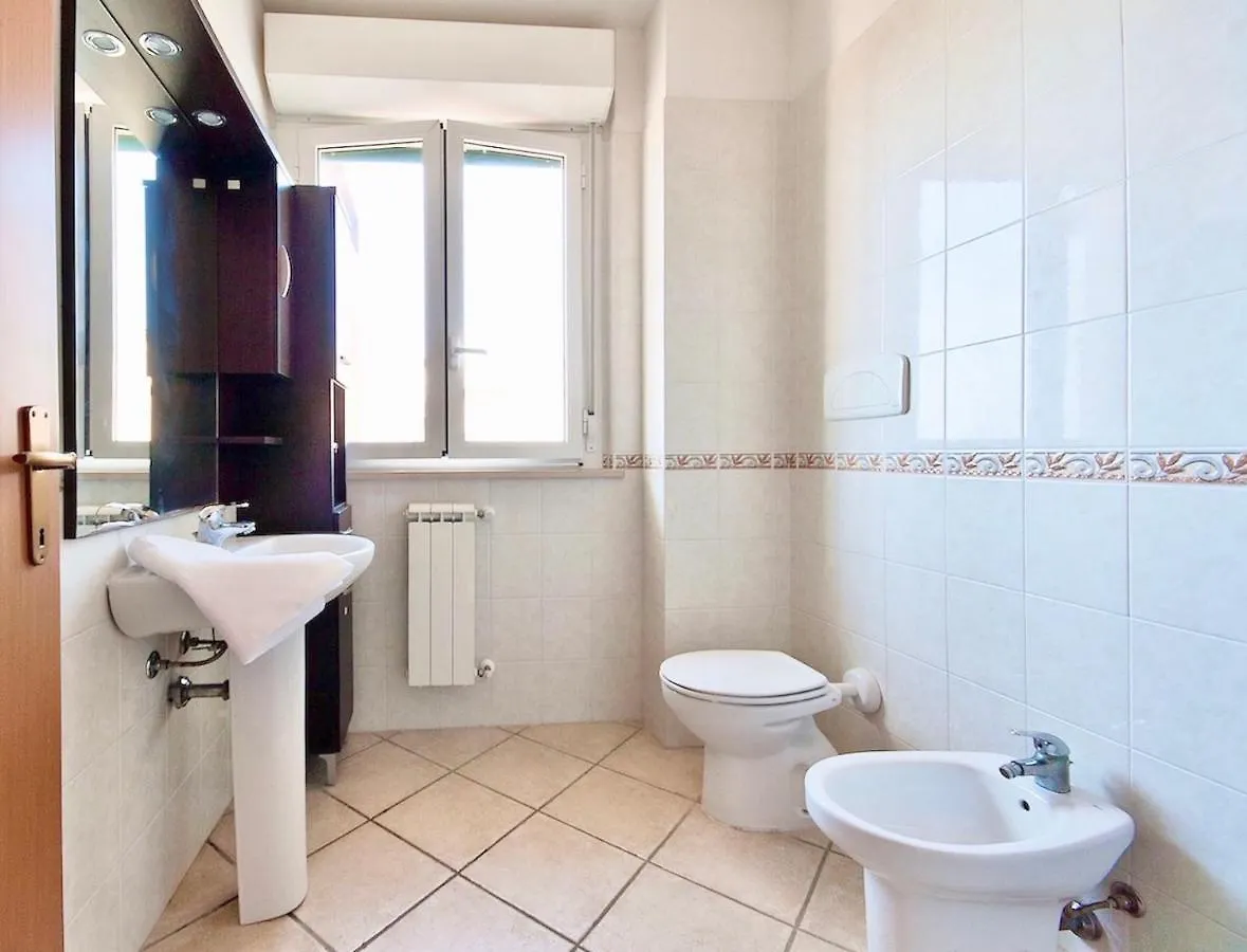 Isa-Apartments For 6 People, 2 Bedrooms, In Residence With Swimming Pool In San Vincenzo, Just 600 Meters From The Sea